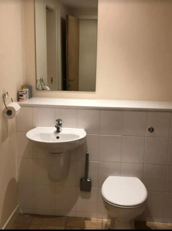 Private Parking 2 Bed 2 Bath Apartment Edinburgh United Kingdom