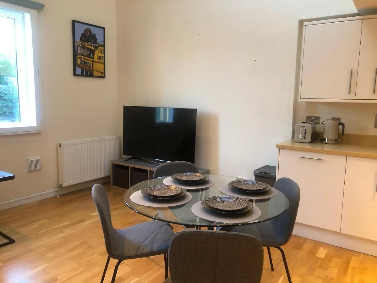 Private Parking 2 Bed 2 Bath Apartment Edinburgh 0*,  United Kingdom
