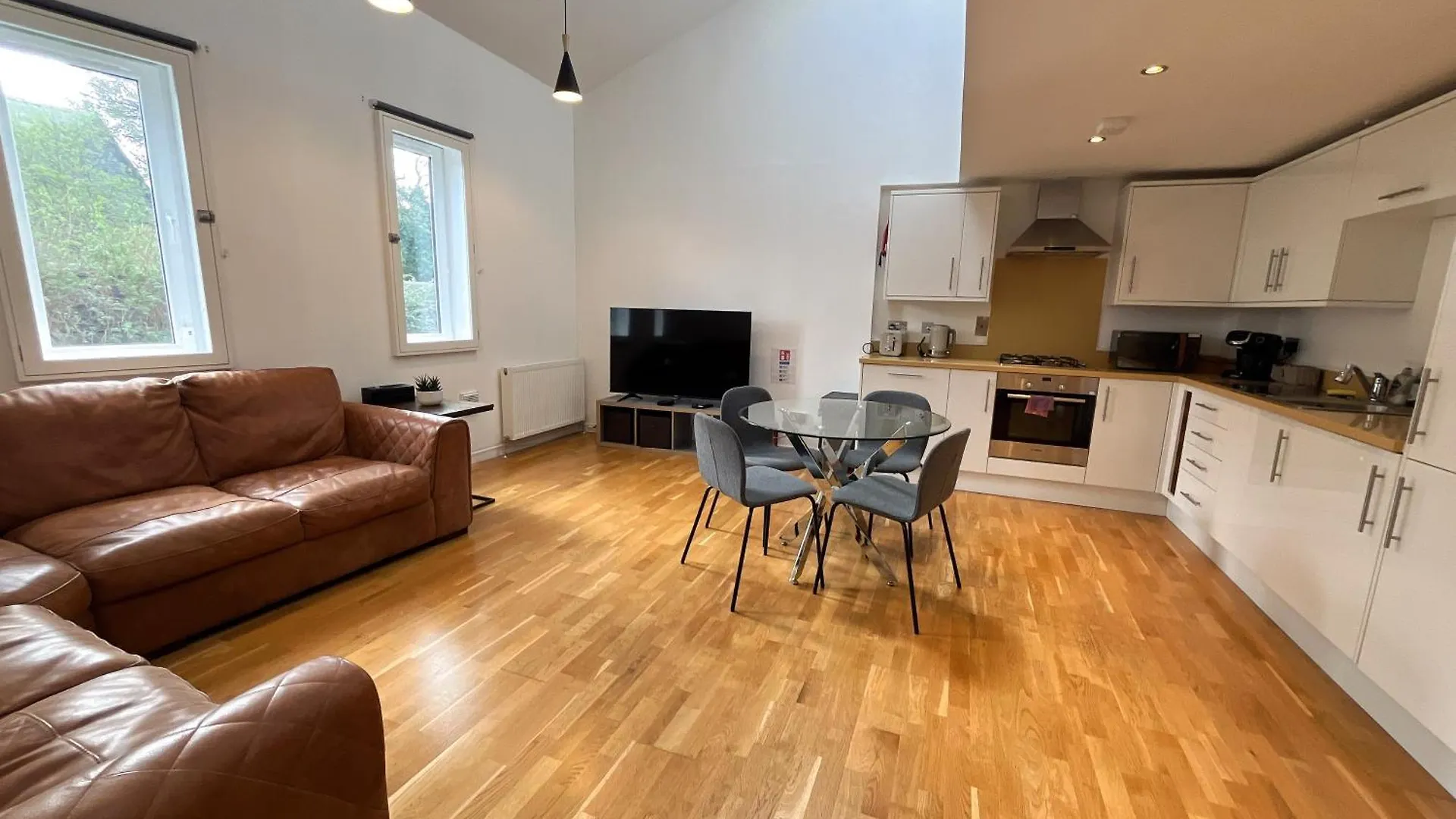 Private Parking 2 Bed 2 Bath Apartment Edinburgh United Kingdom